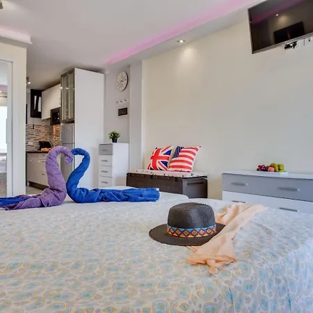 733 Wonderful In Lasamericas! Wi-fi Free! Playa de las Americas (Tenerife)